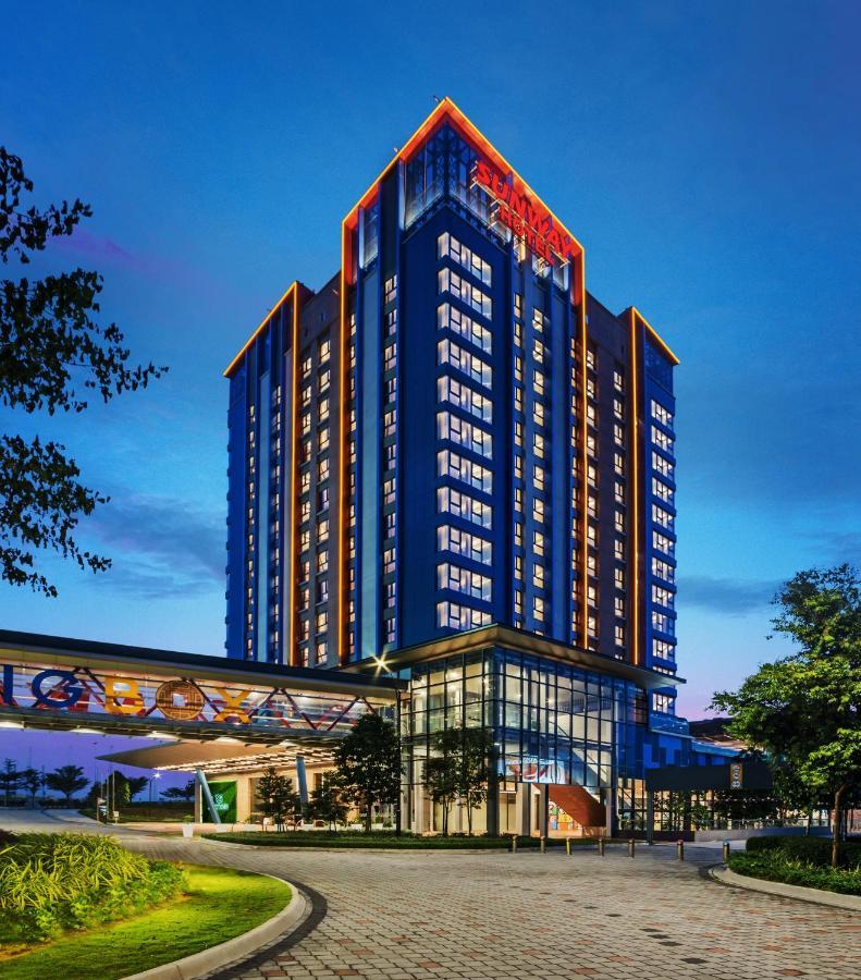 Sunway Hotel Big Box Нусаджая Екстериор снимка