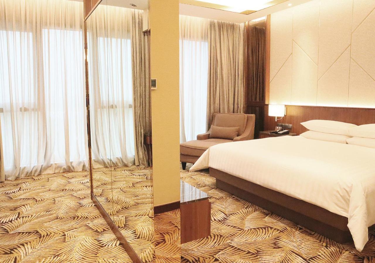 Sunway Hotel Big Box Нусаджая Екстериор снимка