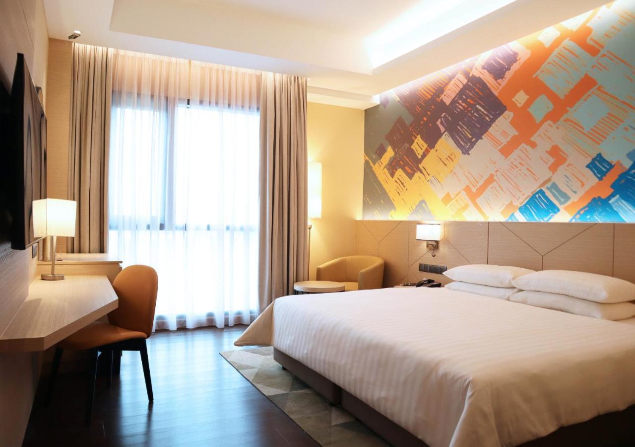 Sunway Hotel Big Box Нусаджая Екстериор снимка