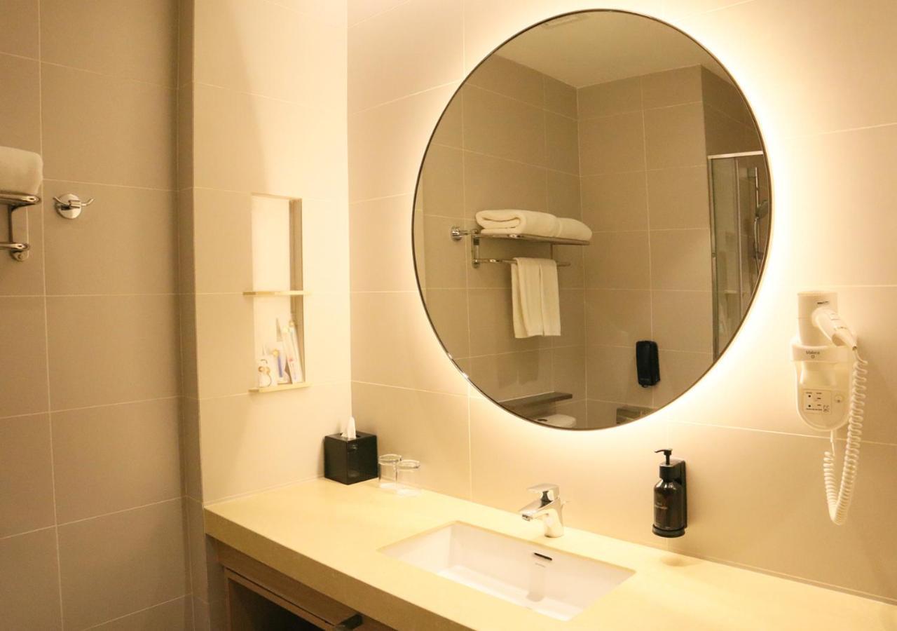 Sunway Hotel Big Box Нусаджая Екстериор снимка